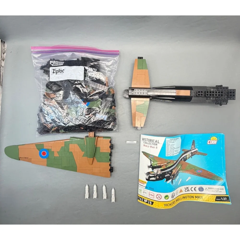 COBI Vickers Wellington Mk.II WWII  Bomber Set - Incomplete
